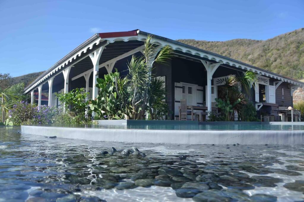 La Maison Bleue - Les Hauts De La Baie Terre-de-Bas Dış mekan fotoğraf